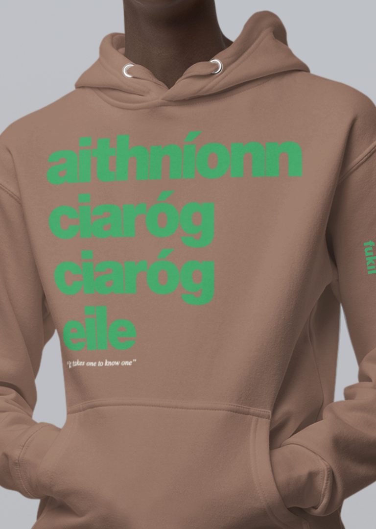 fukil aithníonn ciaróg hoodie