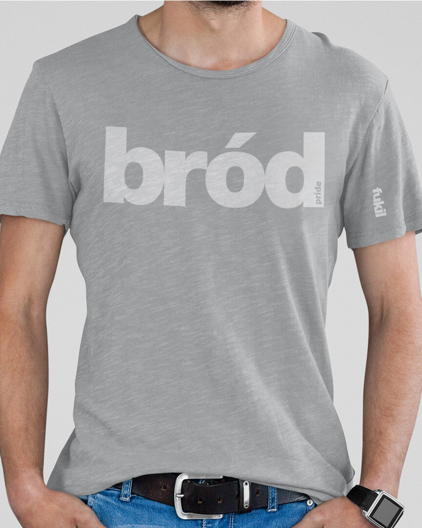 fukil bród t-shirt