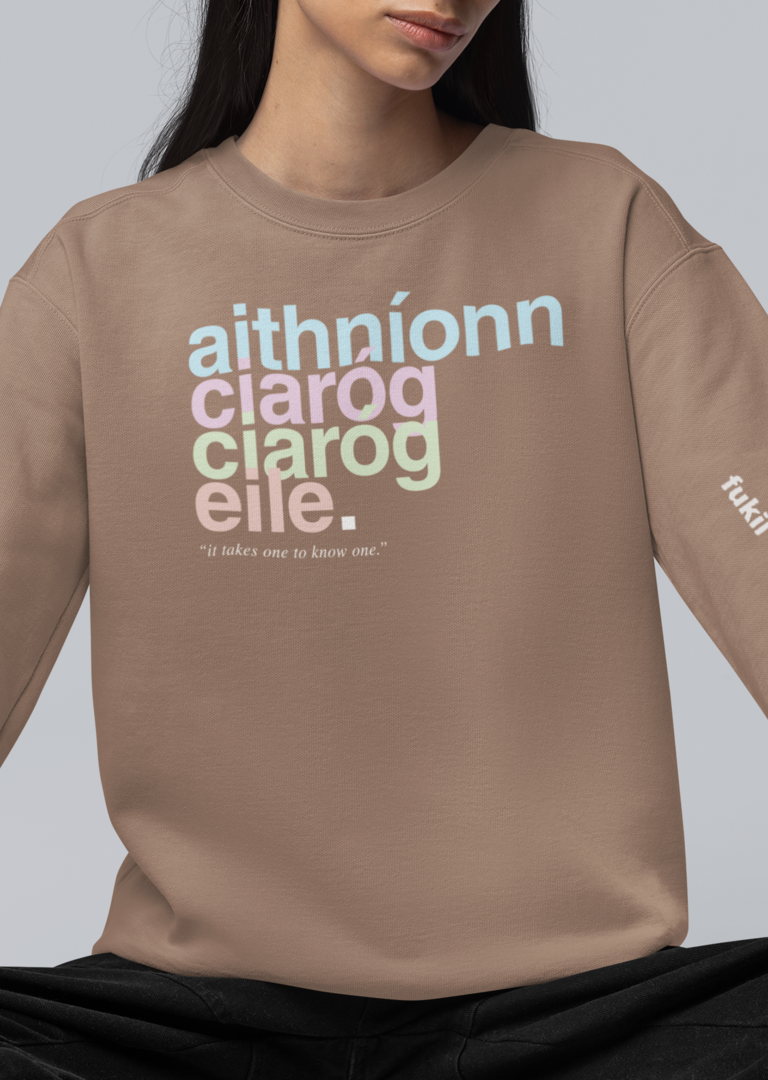 fukil neapolitan aithníonn ciaróg sweatshirt