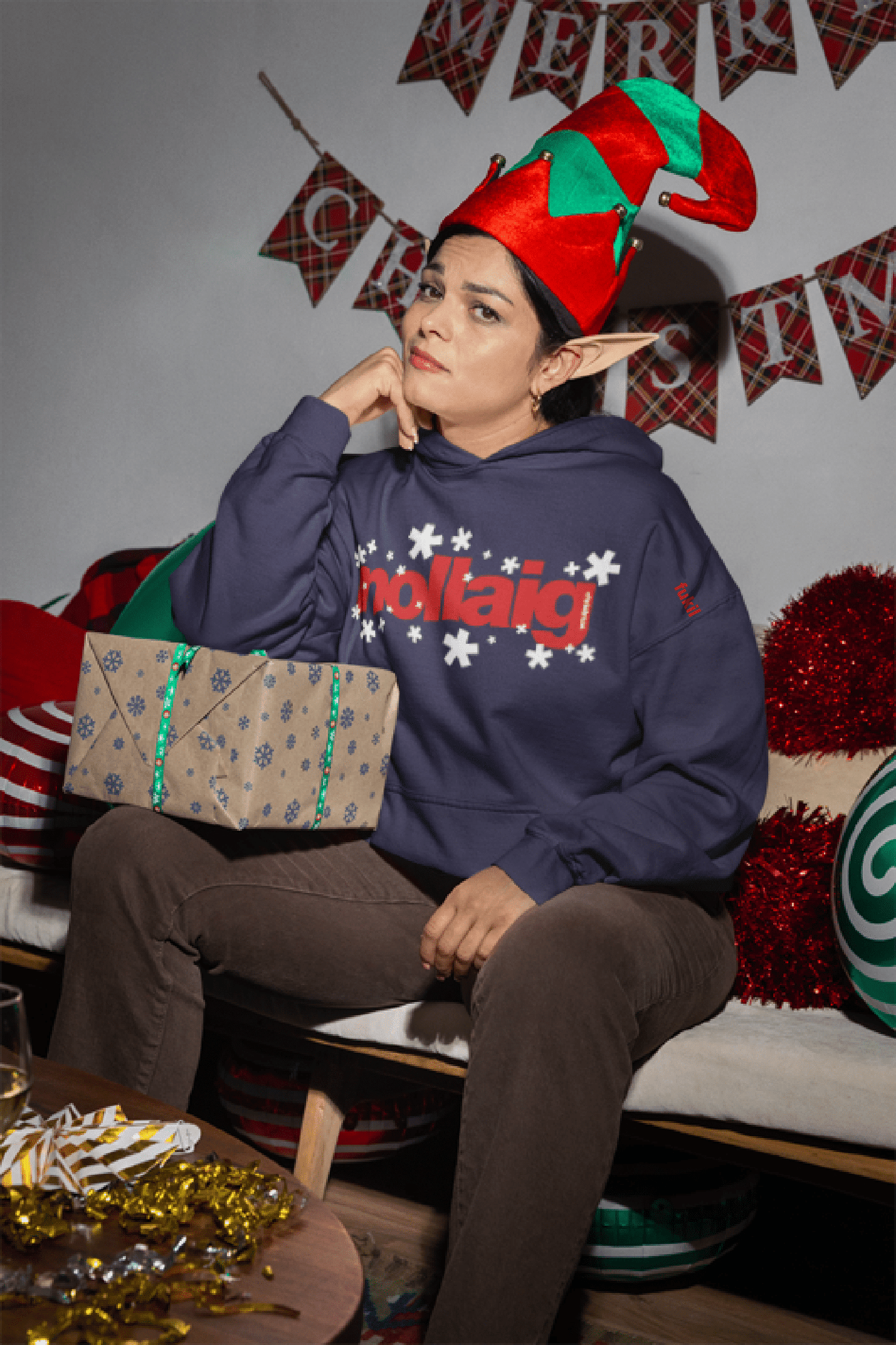 fukil nollaig snowy hoodie