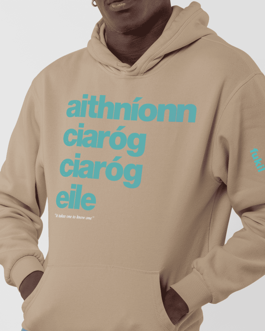 fukil aithníonn ciaróg hoodie